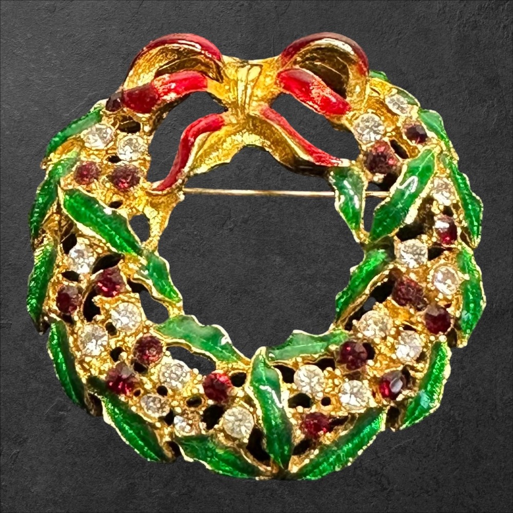 Vintage Christmas Wreath Brooch Rhinestones Red Green Enamel Gold Tone Bow